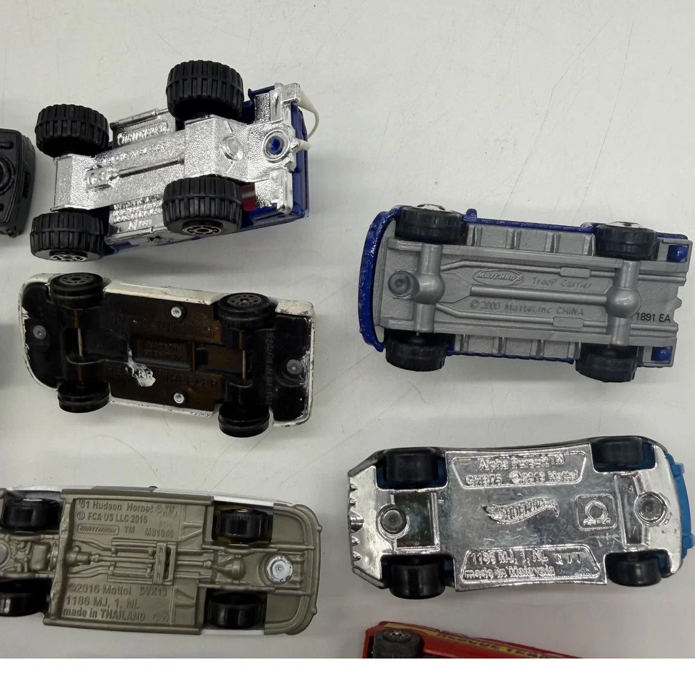 Hot Wheels Matchbox Mixed Lot 19 Diecast Police Ambulance Rescue Vehicles Used